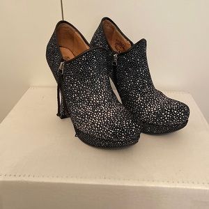 Momento Fluevog Booties